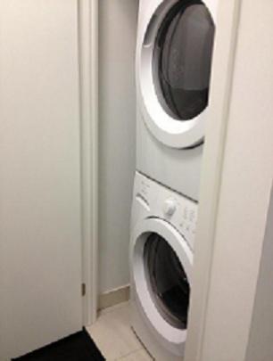 Square One Fully Furnished Suite 密西沙加 外观 照片
