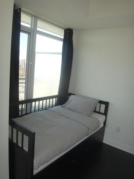 Square One Fully Furnished Suite 密西沙加 外观 照片