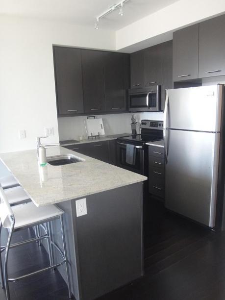 Square One Fully Furnished Suite 密西沙加 外观 照片