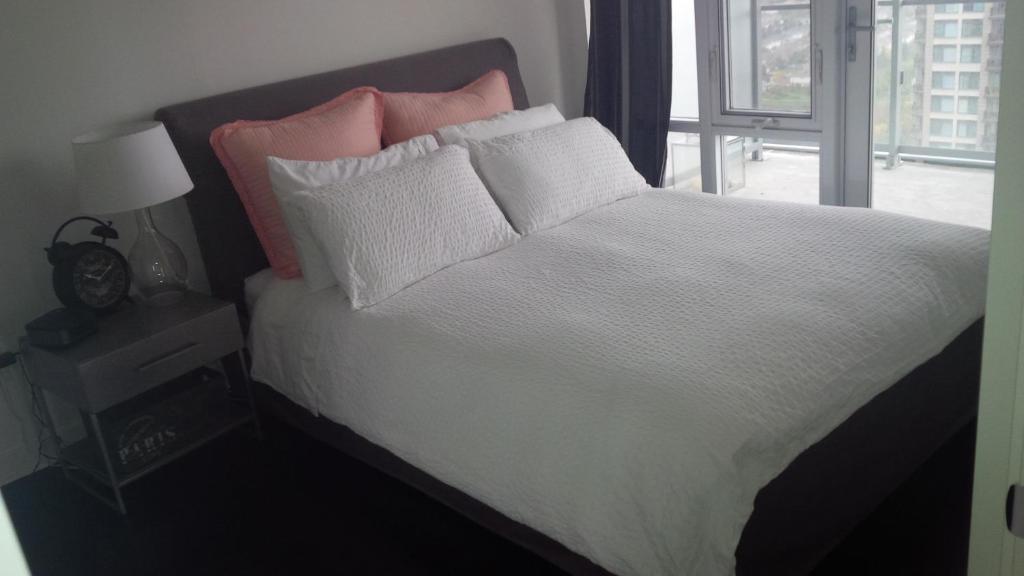 Square One Fully Furnished Suite 密西沙加 客房 照片